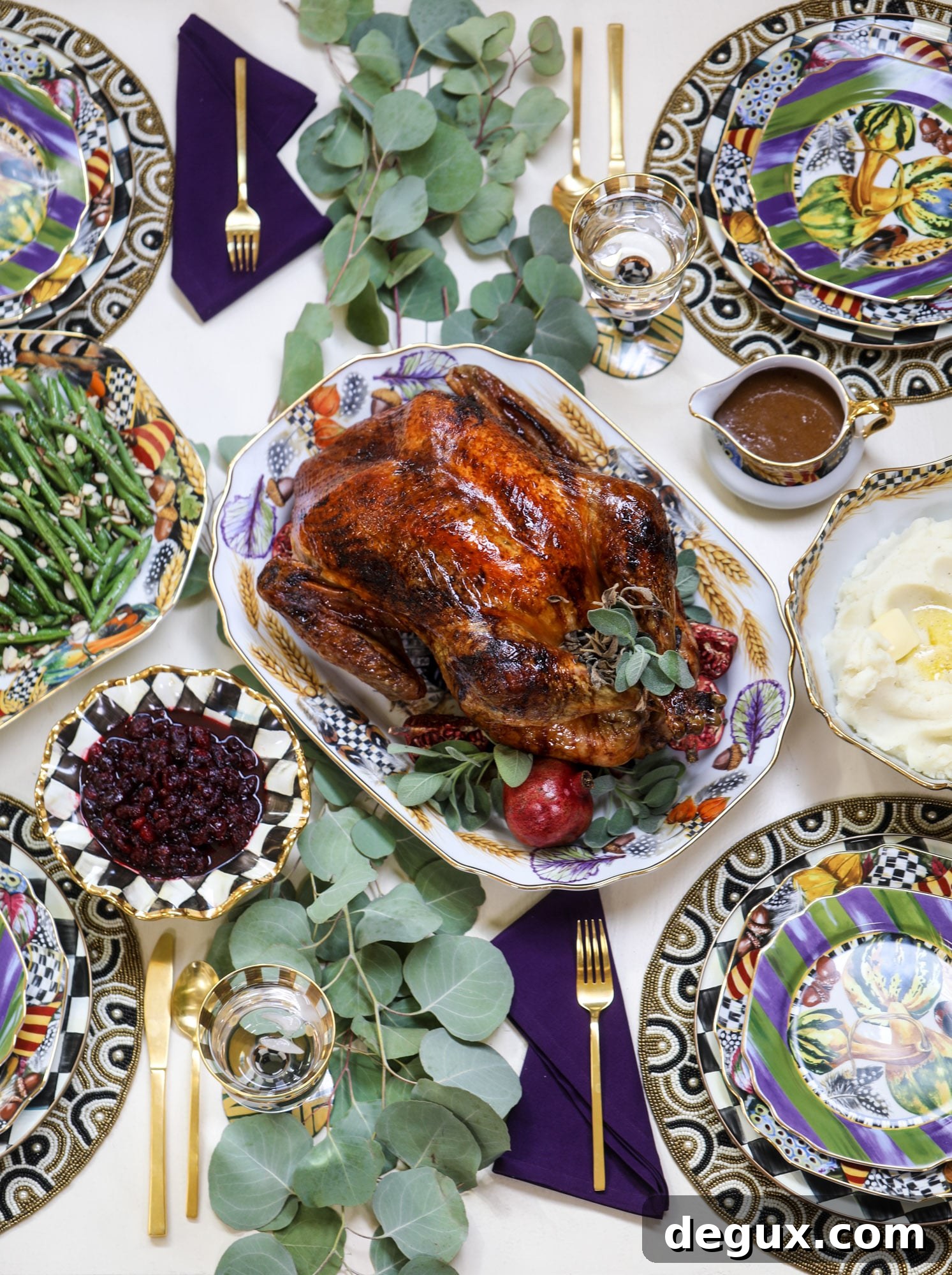 Right here I'm sharing the best thanksgiving recipes you can find! Over 100 of my favorite recipes from salads and apps to dessert and cocktails.