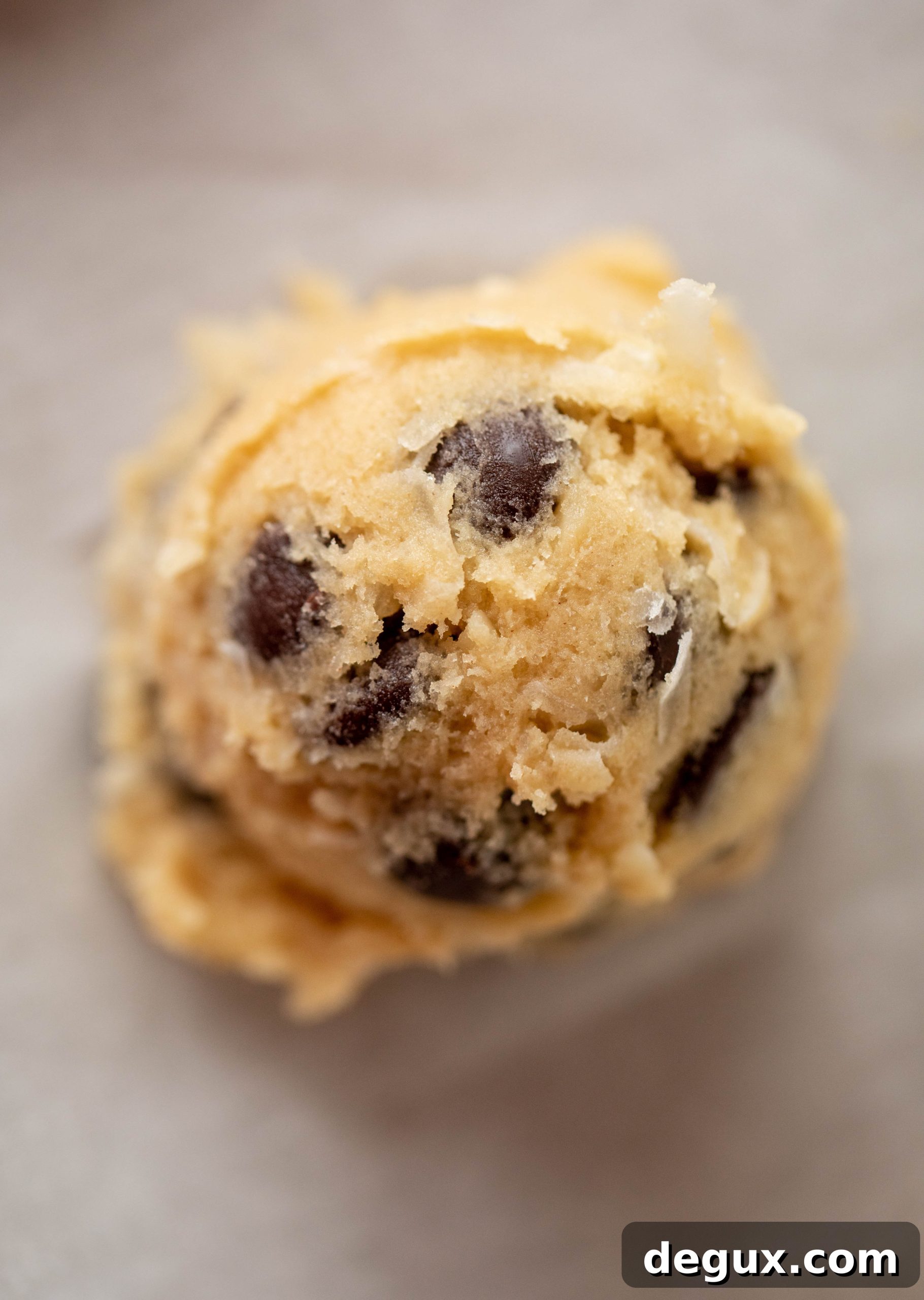 Royal Cookie Recipes: Classic Confections to Impress 5 Royal cookies are filled with chocolate chips, shredded coconut and macadamia nuts. These are the perfect copycat to the Nordstrom royal cookie!