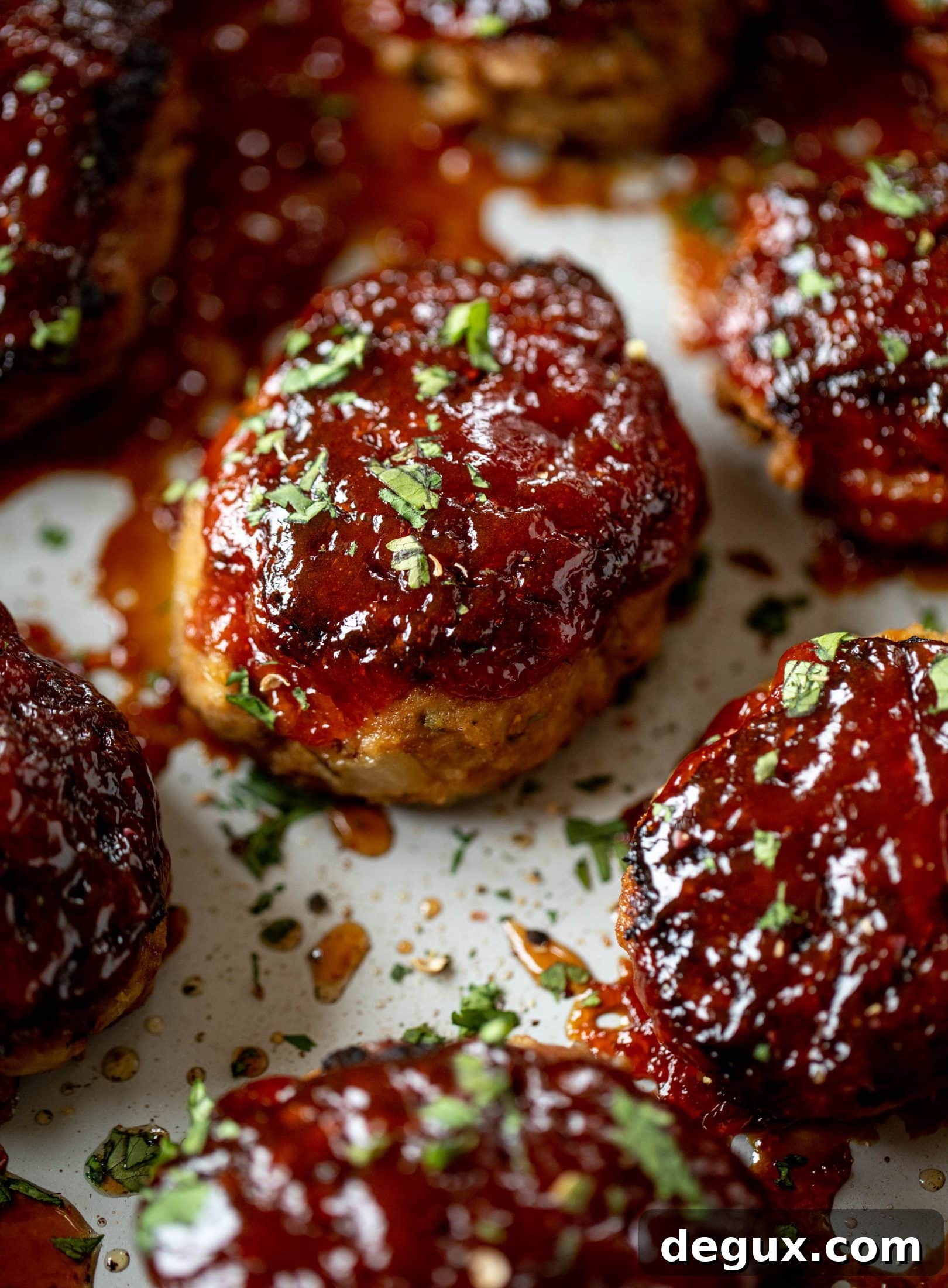 Mini Turkey Meatloaves with Roasted Garlic Cauliflower Mash Recipe 6 Mini turkey meatloaf in a skillet is the best weeknight dinner idea! Serve with roasted garlic cauliflower mash and your favorite green veggie on the side.