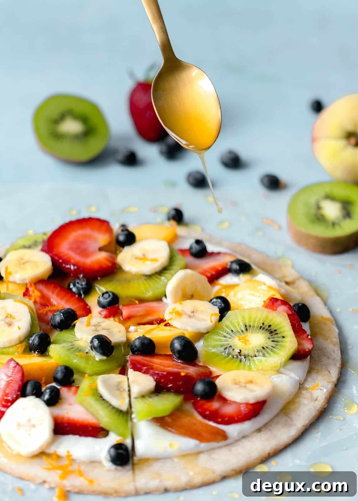 Fruit Pizza with Sugar Cookie Crust: Fresh Fruit Dessert Recipe 3 fruit pizza on a sugar cookie crust I howsweeteats.com