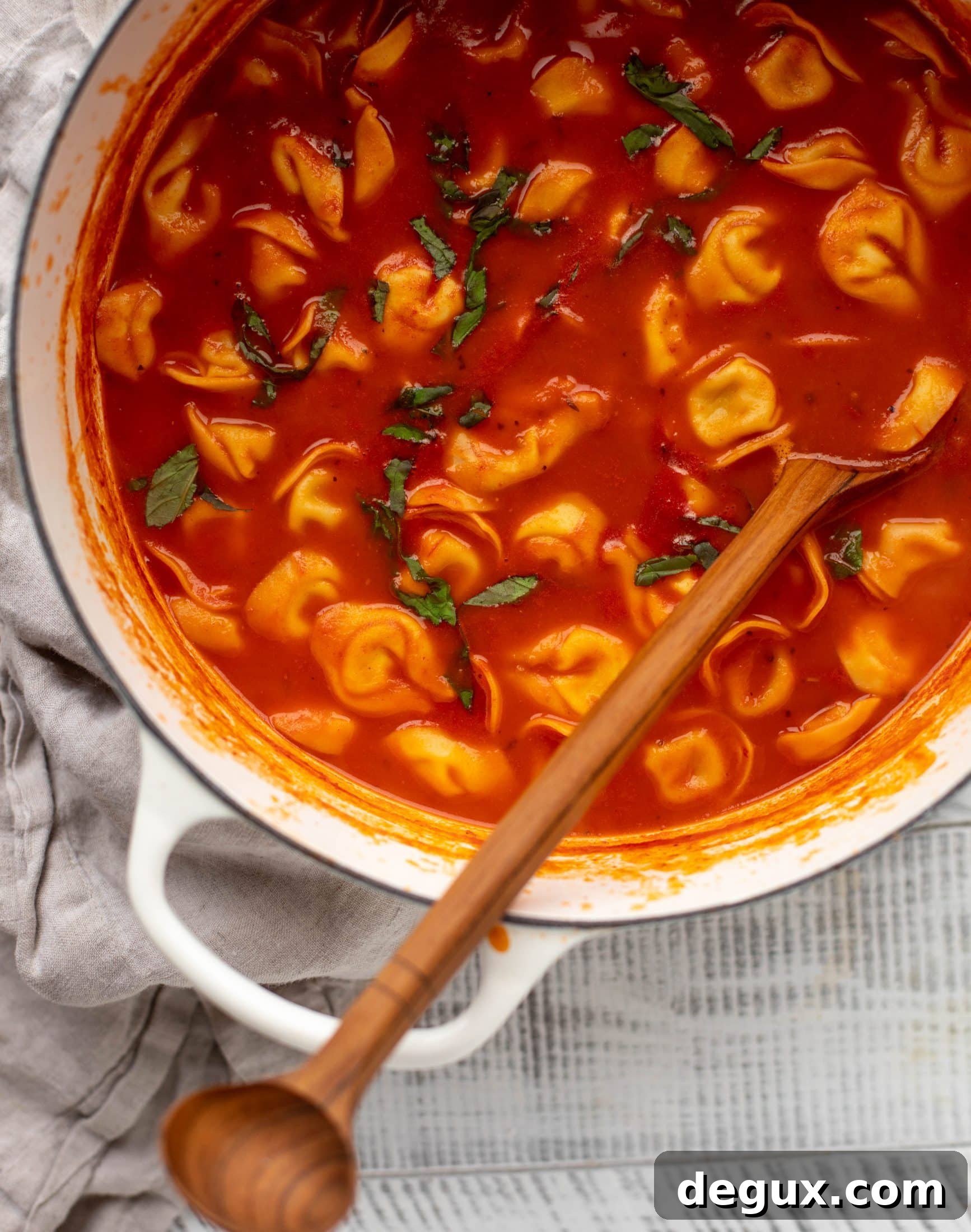 Curried Tomato Tortellini Soup with Brown Butter Garlic Toast Recipe 4 This curried tomato tortellini soup has so much flavor! Serve with cheesy tortellini and brown butter garlic toasts for the perfect weeknight meal.