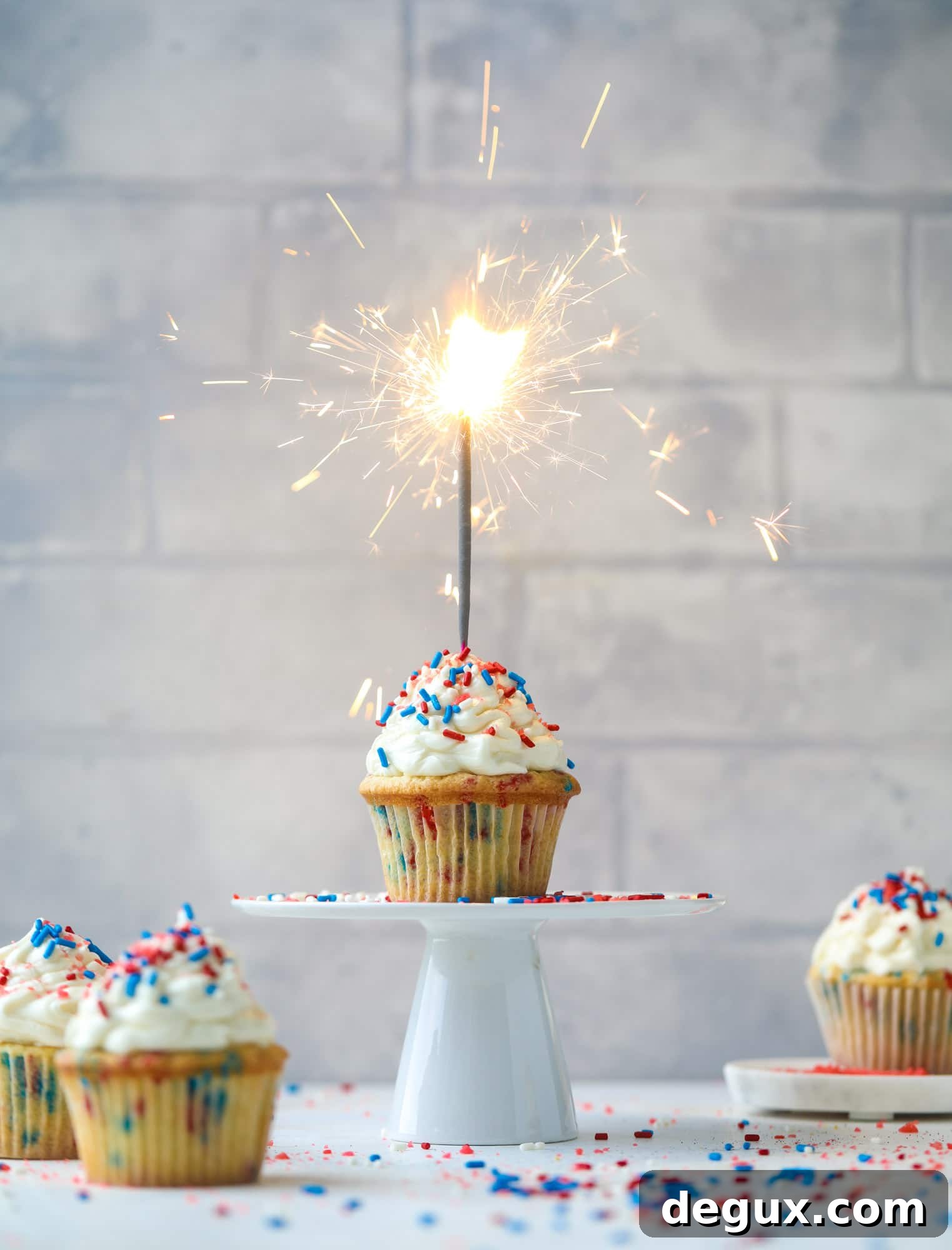 25 Patriotic 4th of July Recipes for Your Backyard BBQ 21 firecracker cupcakes