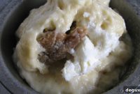 Fig Muffins Stuffed with Goat Cheese and Honey