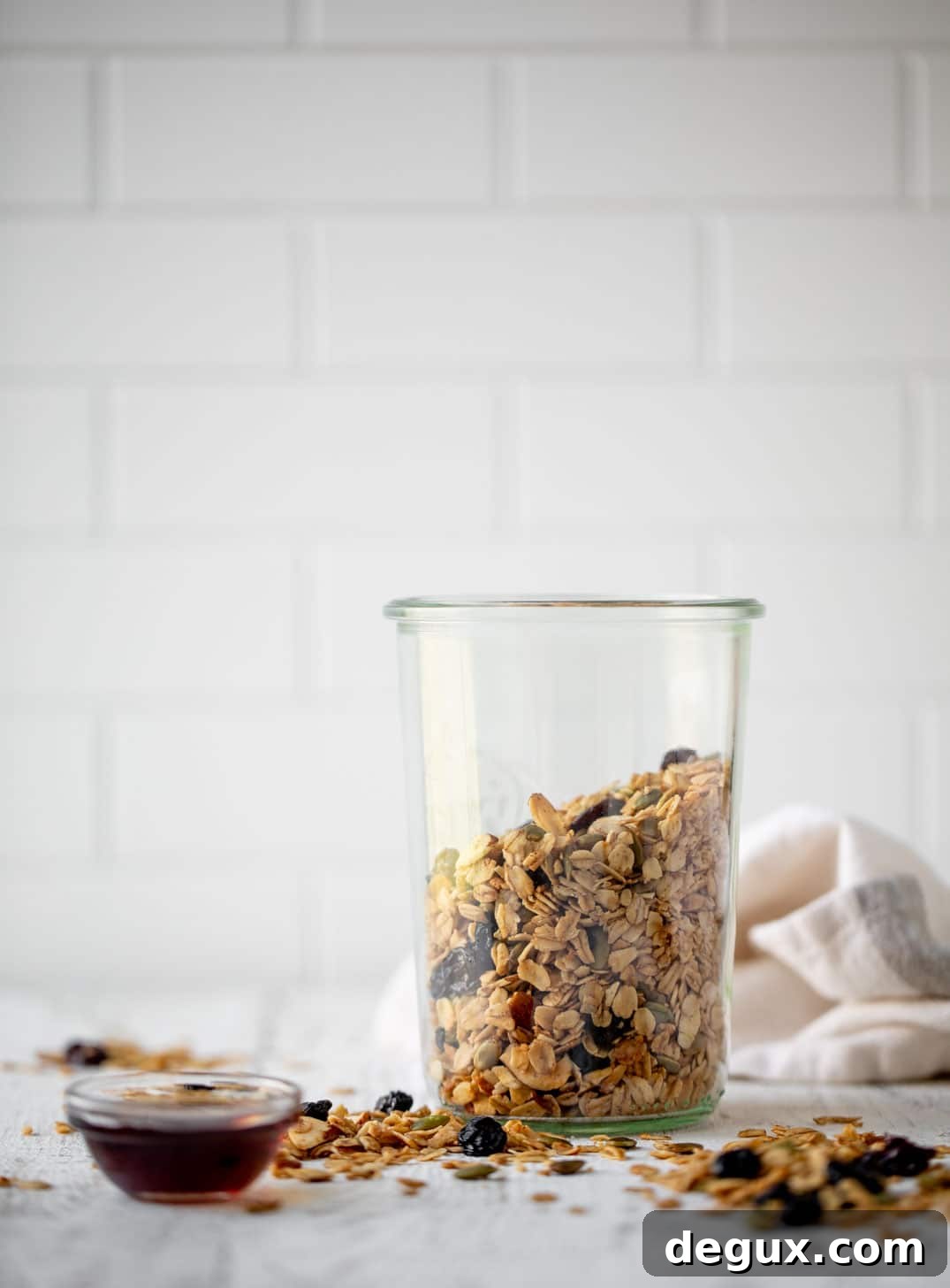 Salted Maple Granola Recipe for Crunchy Homemade Morning Oats 7 salted maple granola