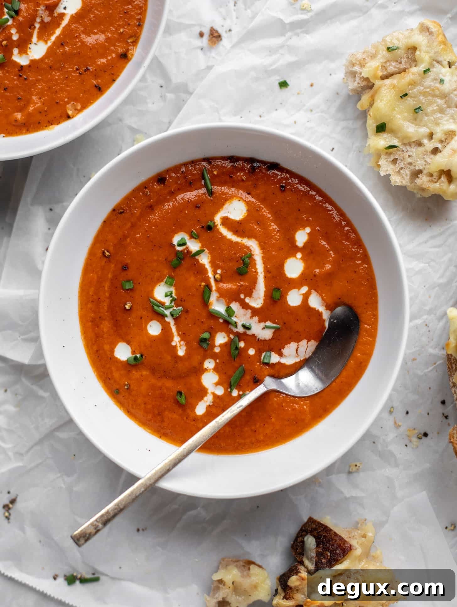chipotle tomato soup with smoked cheddar pull apart bread