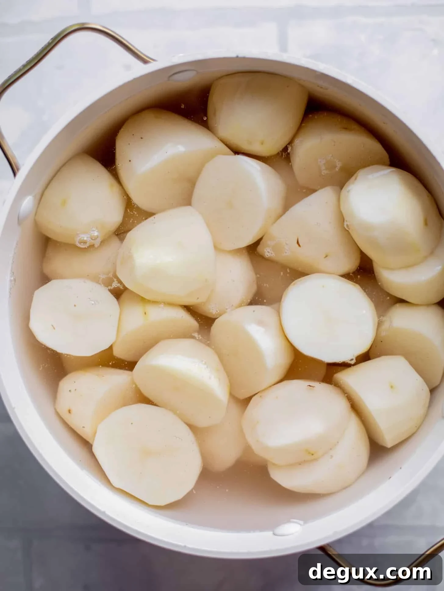 Sweet Eats’ Classic Creamy Mashed Potatoes Recipe 3 boiling potatoes to mash