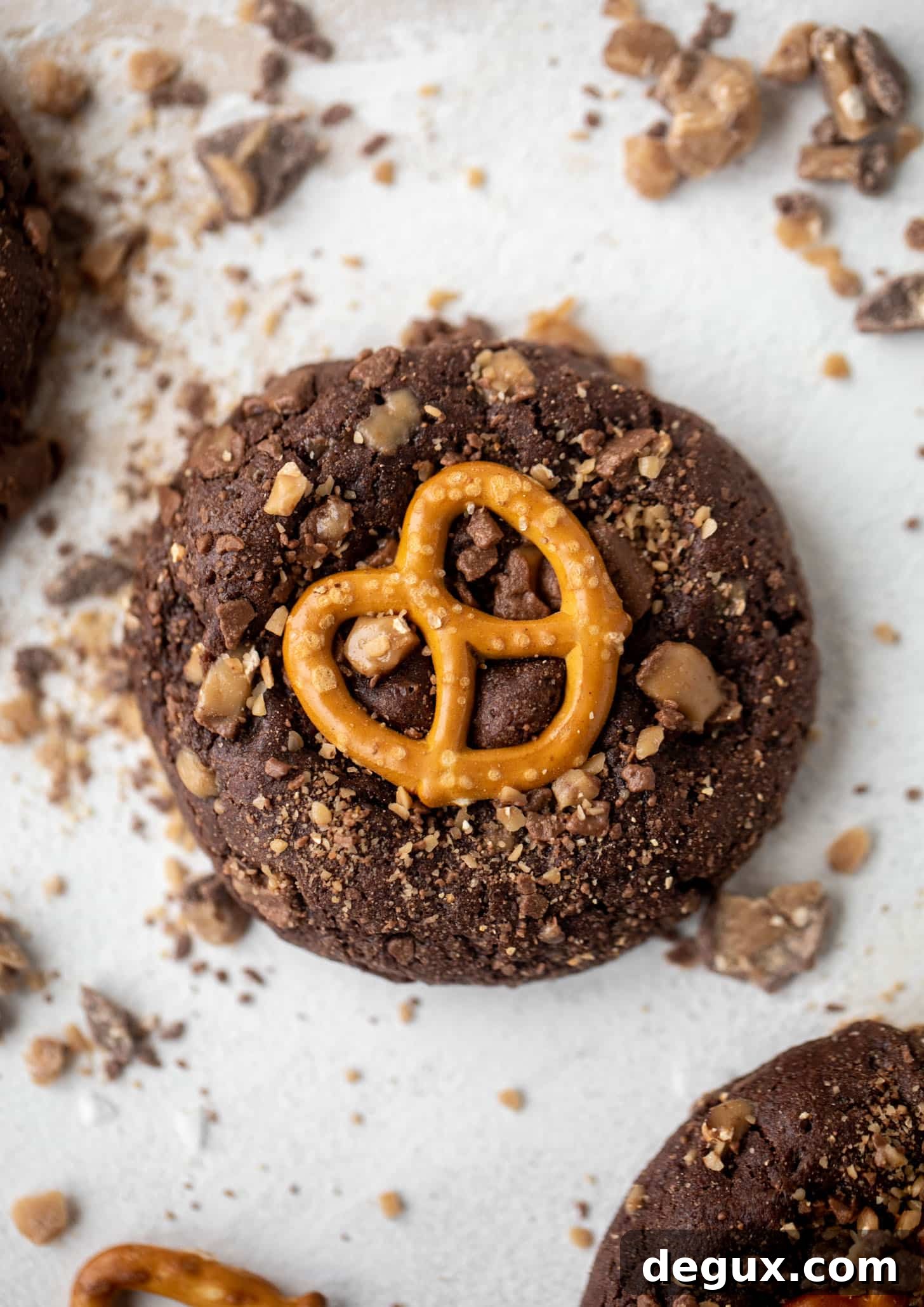 chocolate toffee pretzel cookies