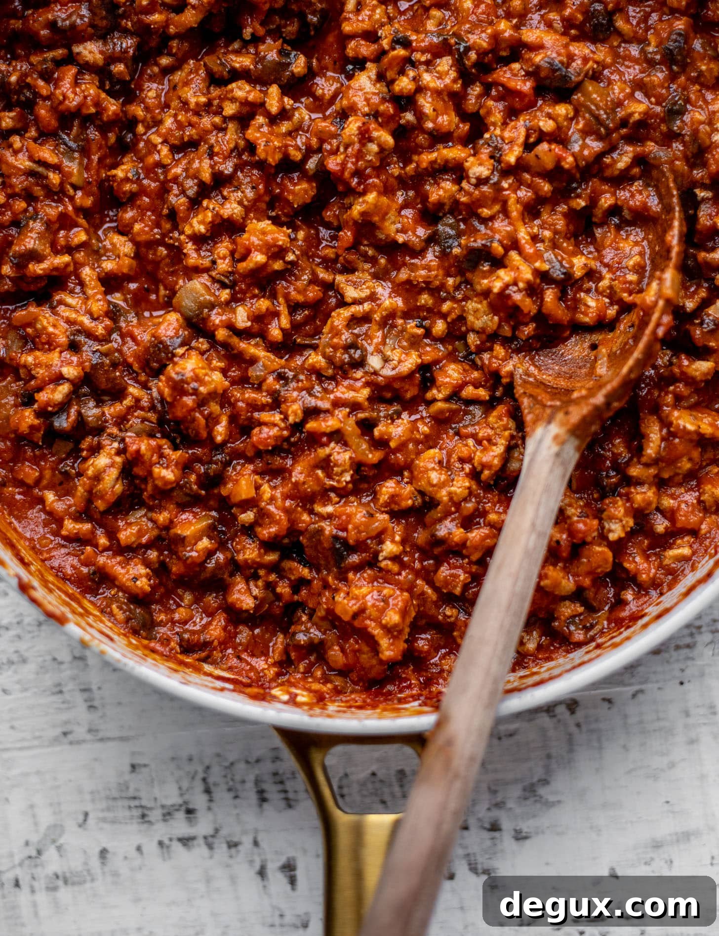Bolognese-Stuffed Bell Peppers with Melty Cheese 3 bolognese stuffed peppers