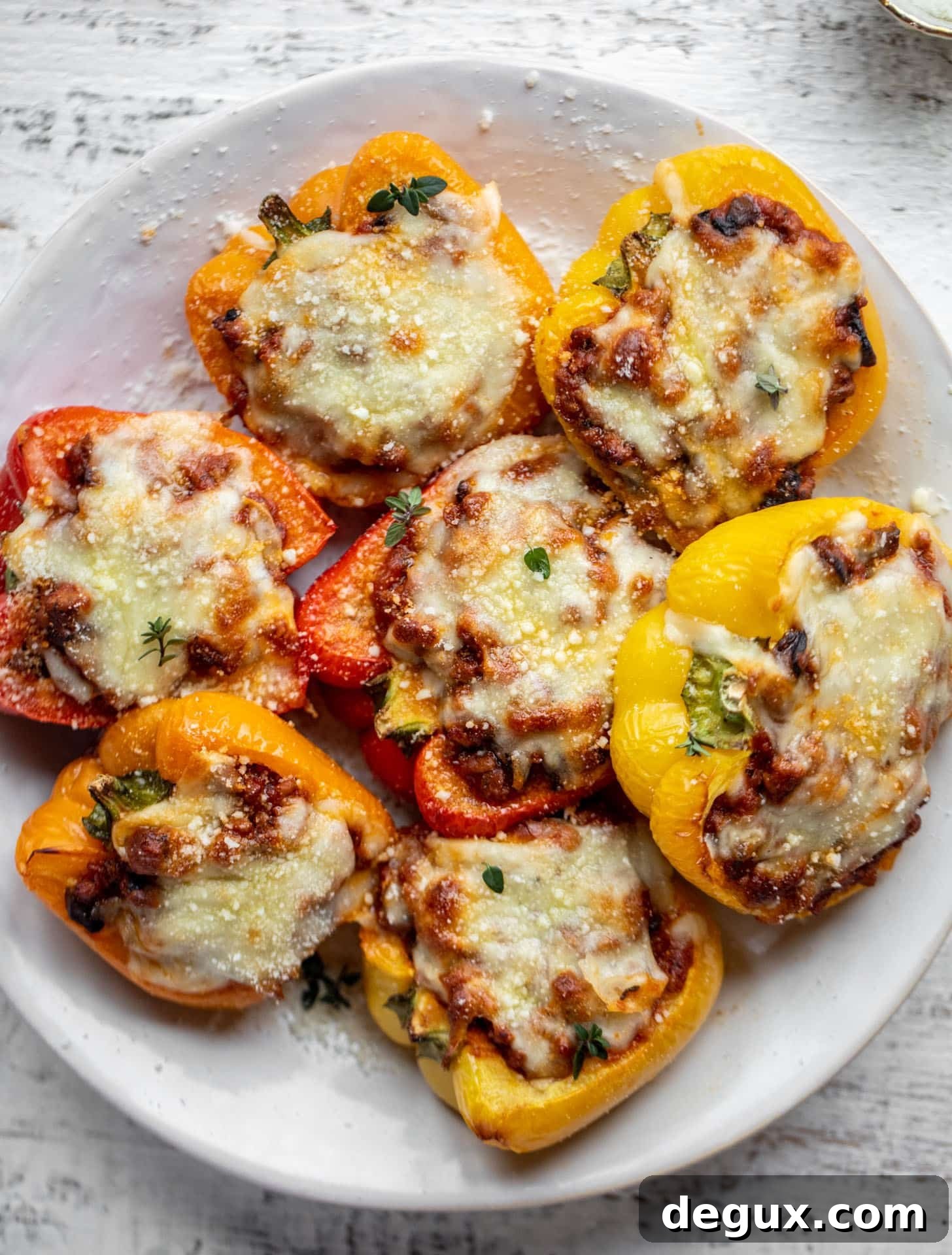Bolognese-Stuffed Bell Peppers with Melty Cheese 6 bolognese stuffed peppers
