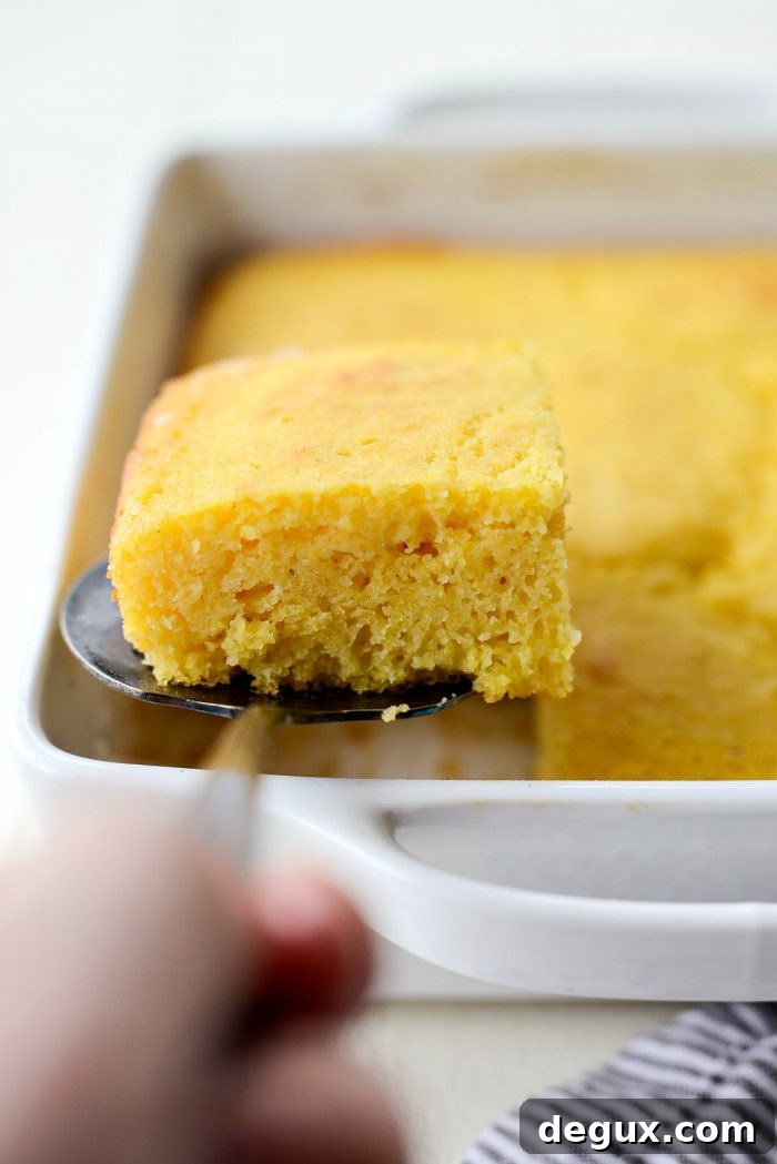 Your Basic Cornbread Recipe l SimplyScratch.com #basic #cornbread #homemade #fromscratch #buttermilk #easy