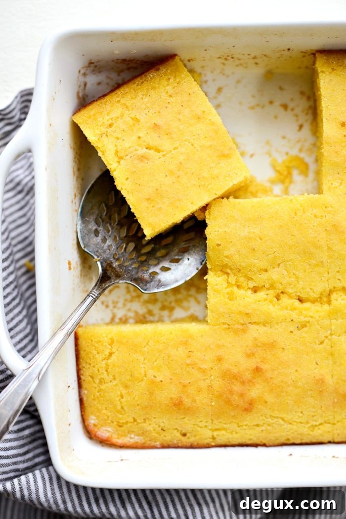 Your Basic Cornbread Recipe l SimplyScratch.com #basic #cornbread #homemade #fromscratch #buttermilk #easy