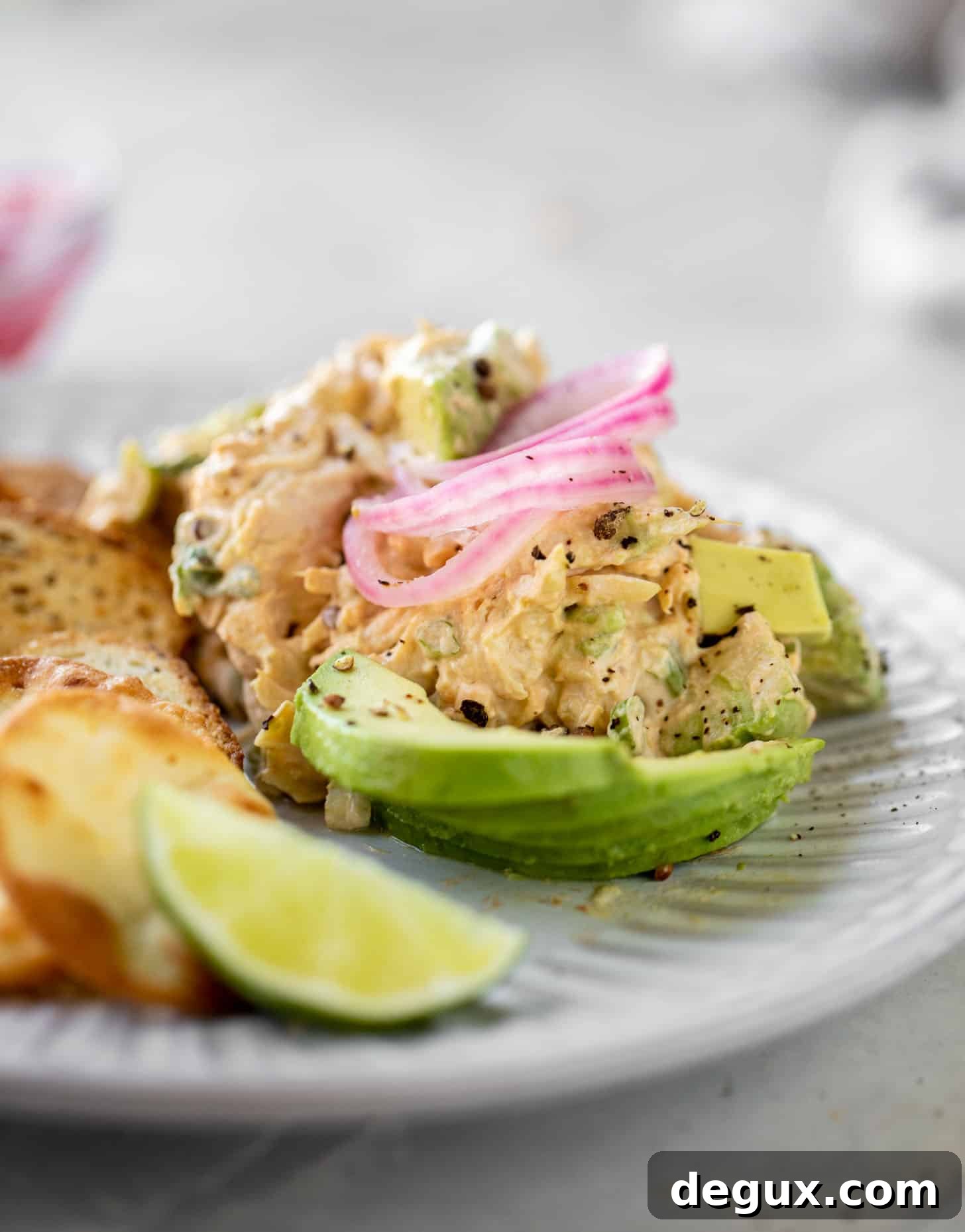 avocado chicken salad with crackers