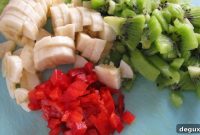 Spicy-Sweet Banana and Kiwi Salad with Lime Glaze