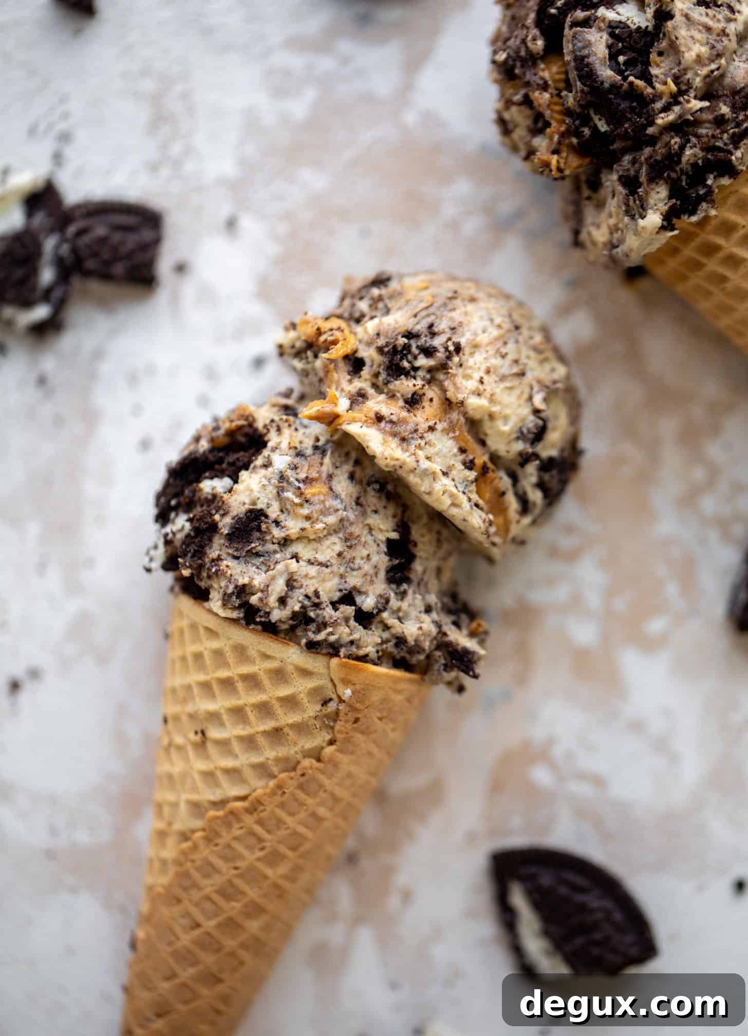 no churn peanut butter oreo ice cream in a cone