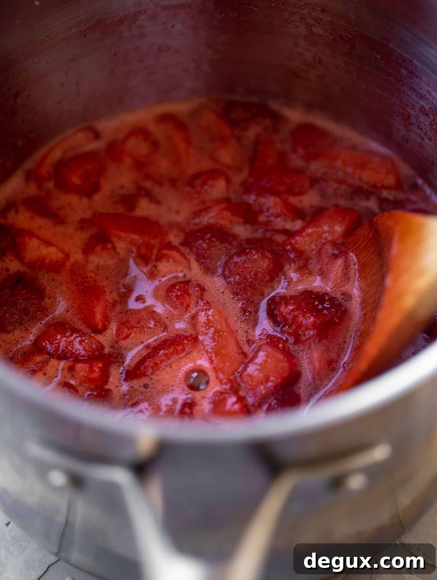 No-Churn Strawberry Oreo Ice Cream Recipe You’ll Love 3 strawberry sauce