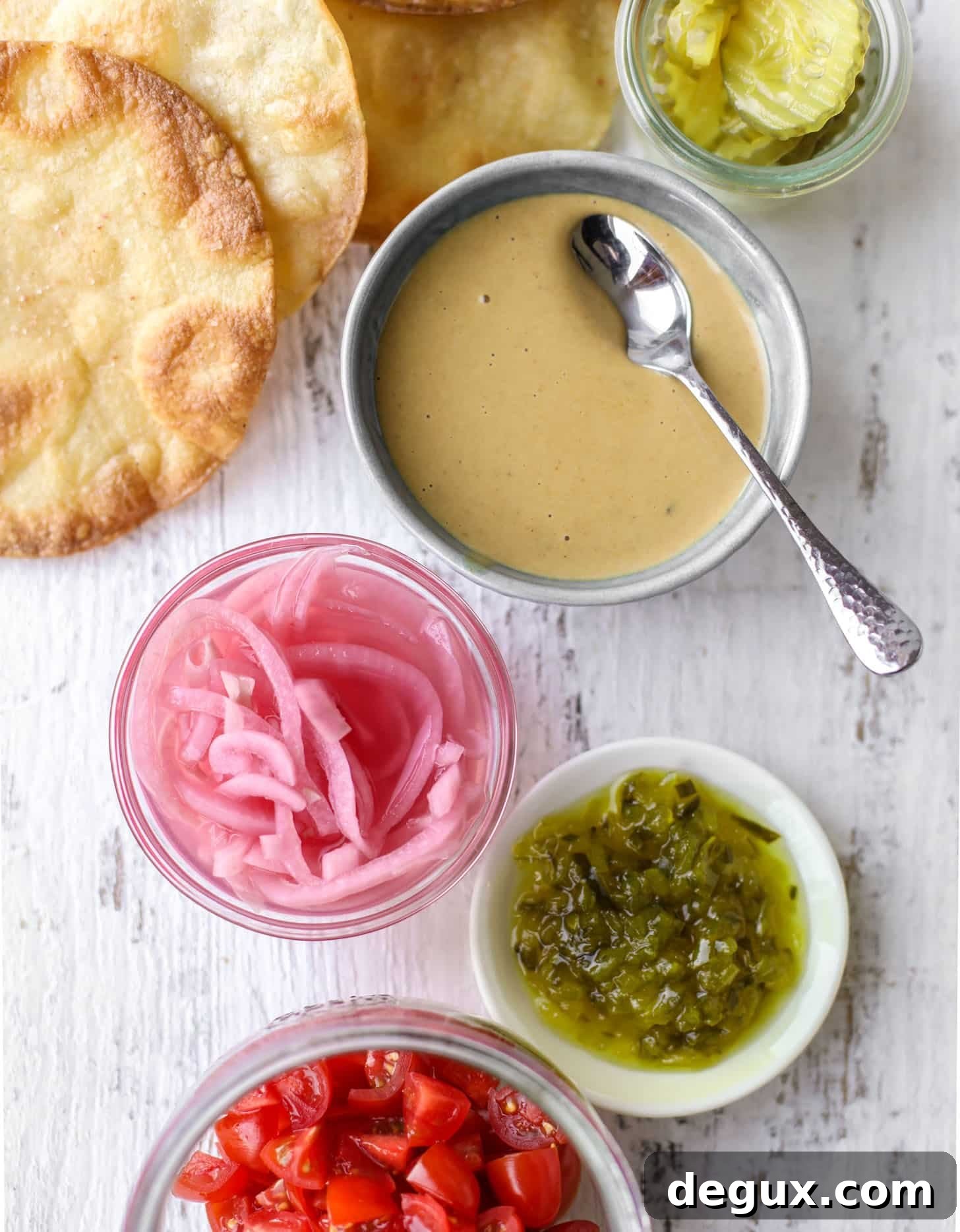 cheeseburger condiments