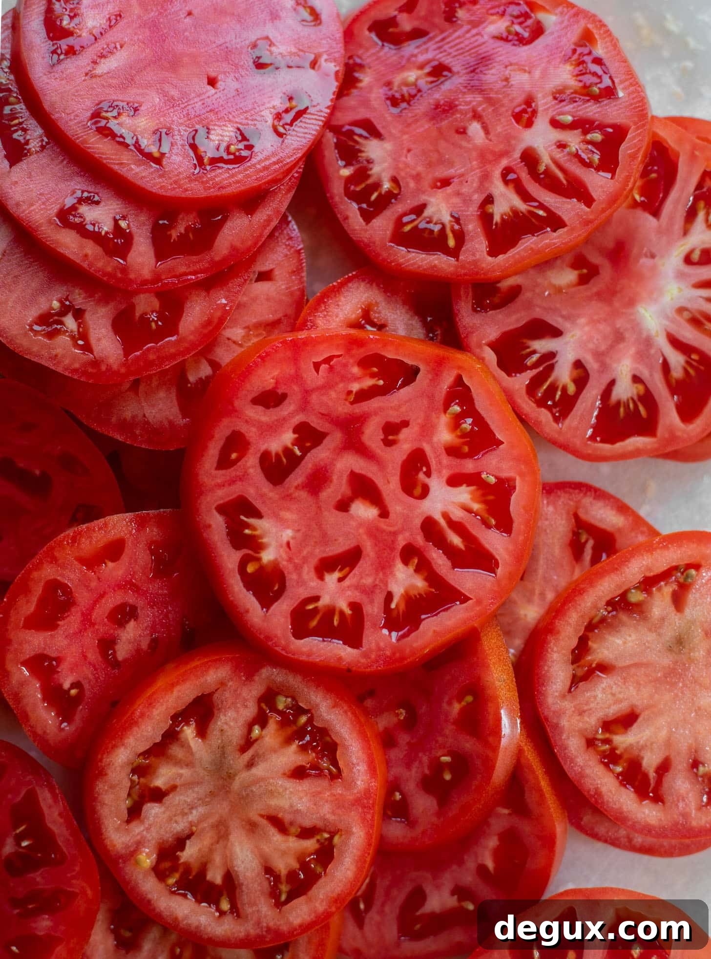 sliced sumemr tomatoes