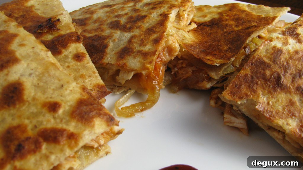 Quesadilla with dipping sauce