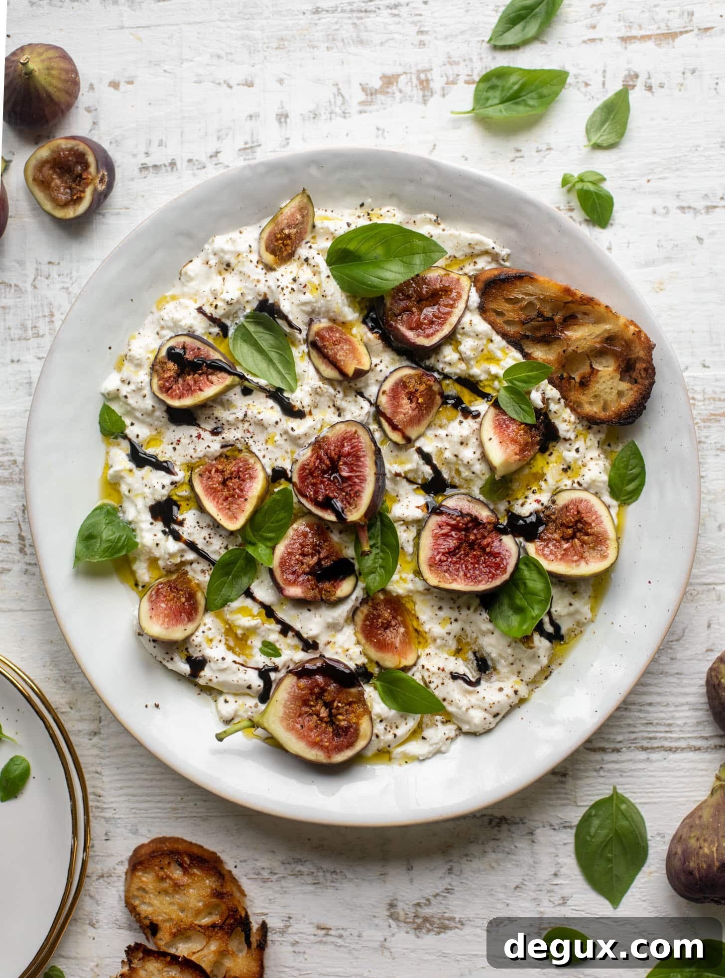 Fig and Burrata Caprese Salad with Balsamic Glaze 7 fig caprese salad