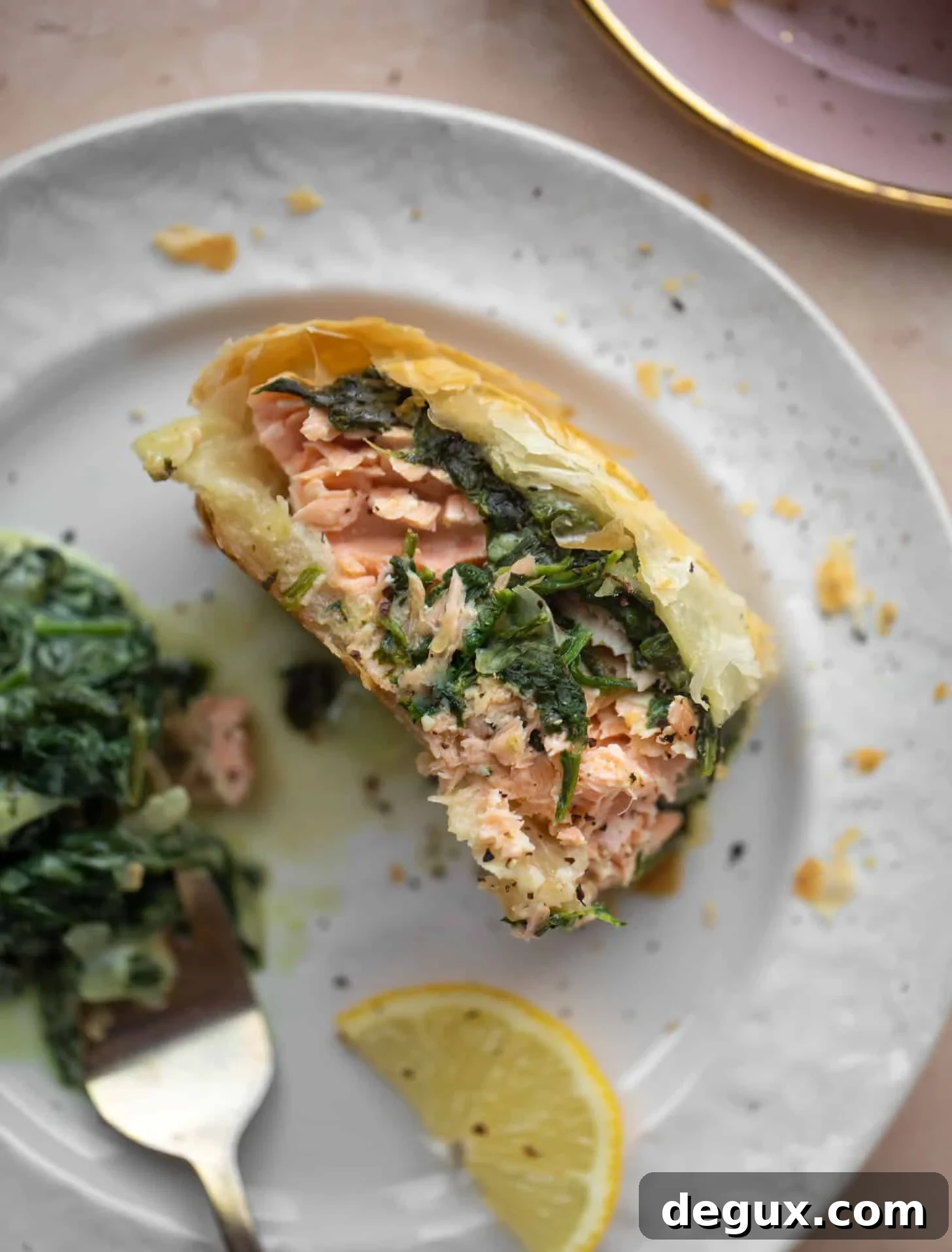 Puff Pastry Salmon en Croûte: Flaky Oven-Baked Salmon Recipe 9 img 76970 11