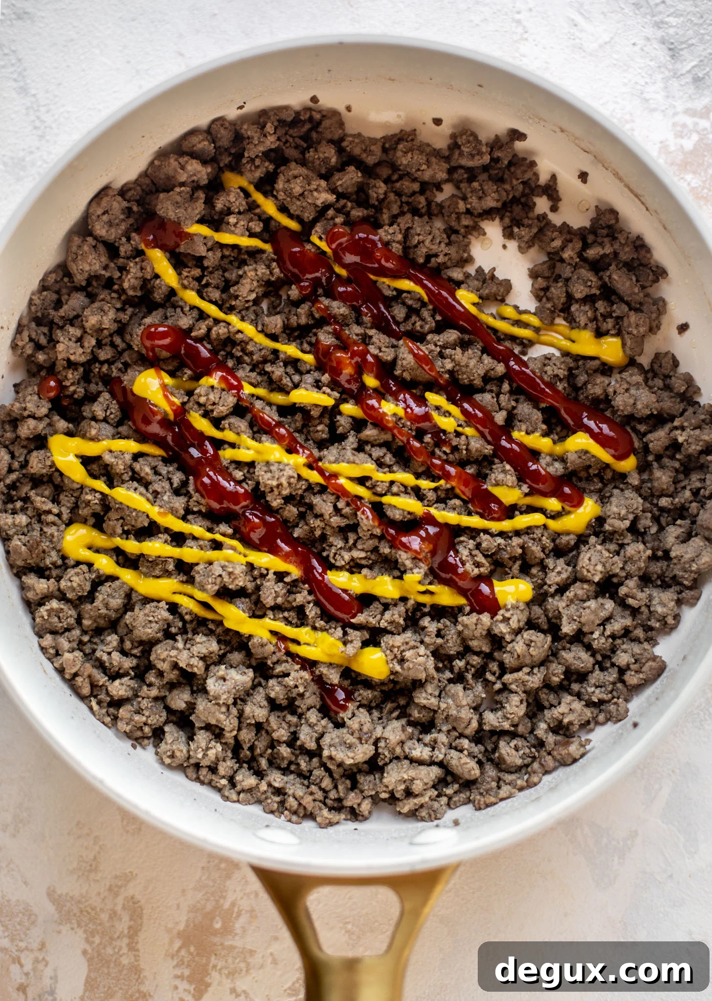 ground beef with ketchup and mustard 