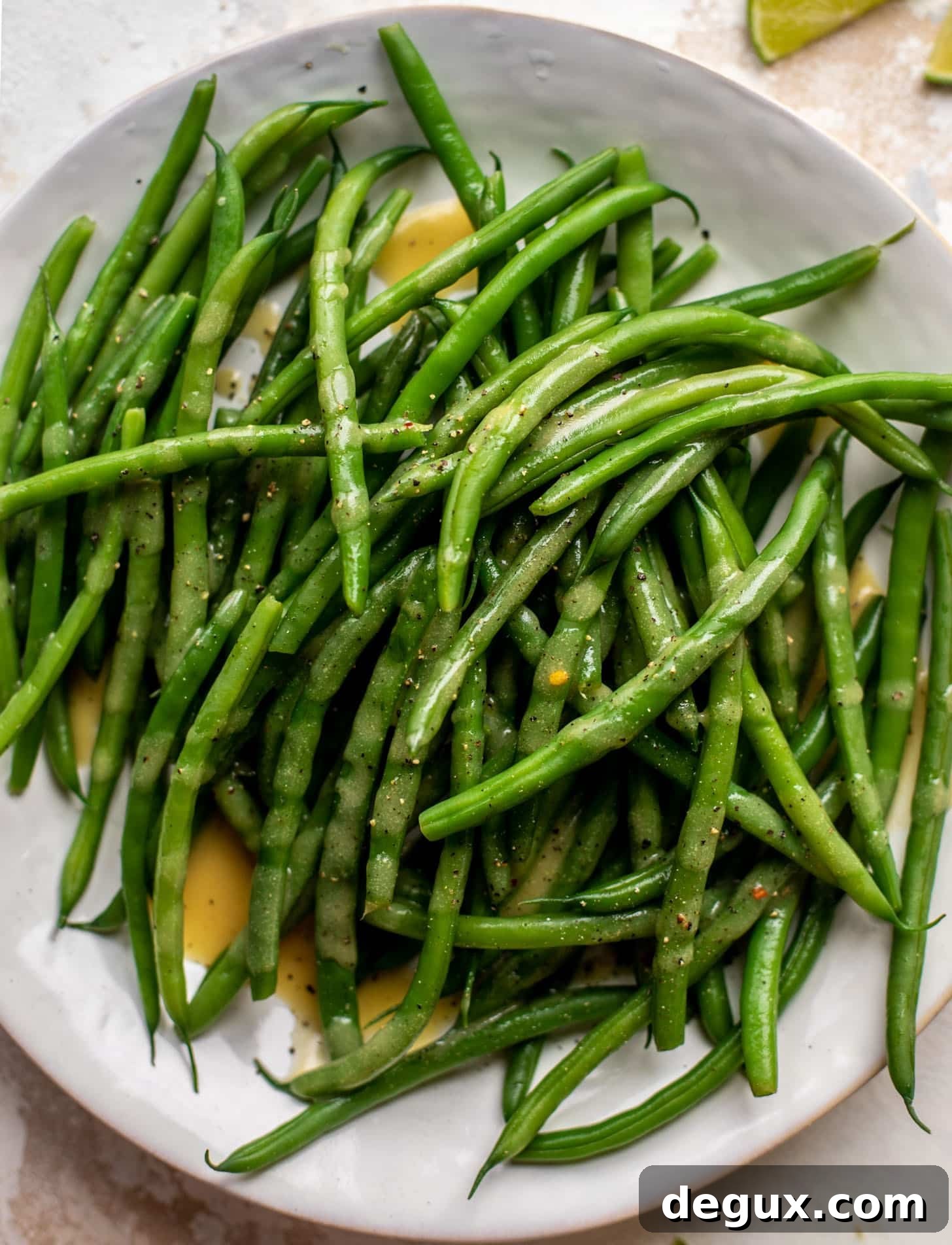 blanched green beans with peanut vinaigrette