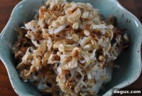 Coconut Macaroon Granola Recipe for Crunchy, Chewy Clusters