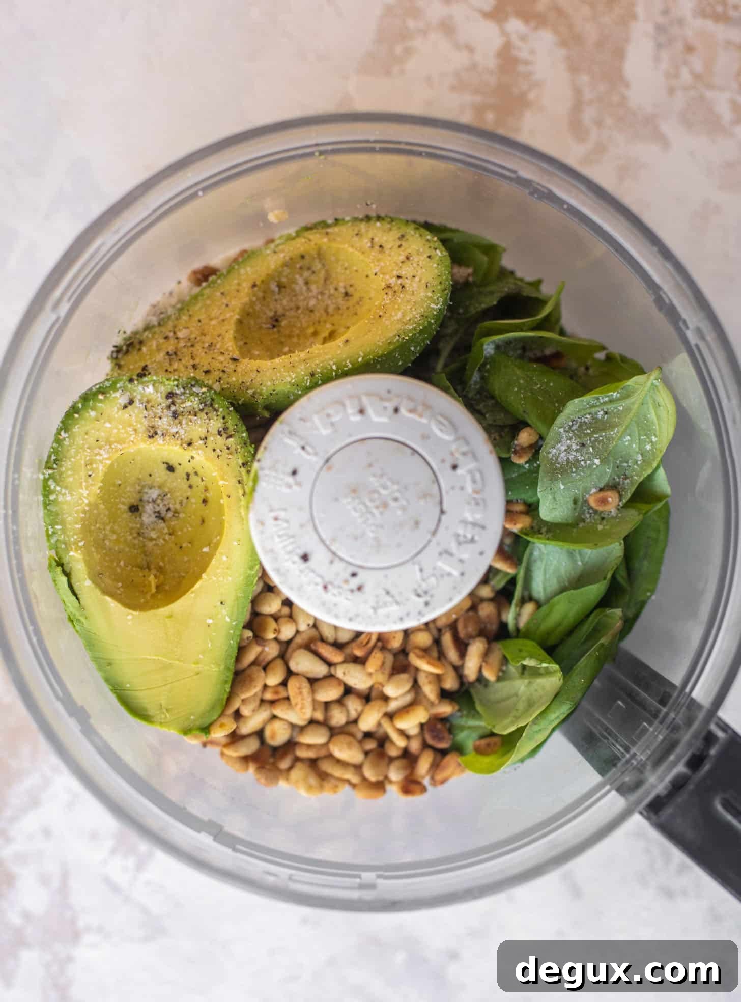 Creamy Avocado Pesto Pasta Recipe for Quick Weeknight Meals 3 making avocado pesto