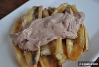 Roasted Bananas with Chocolate Yogurt Cream Recipe