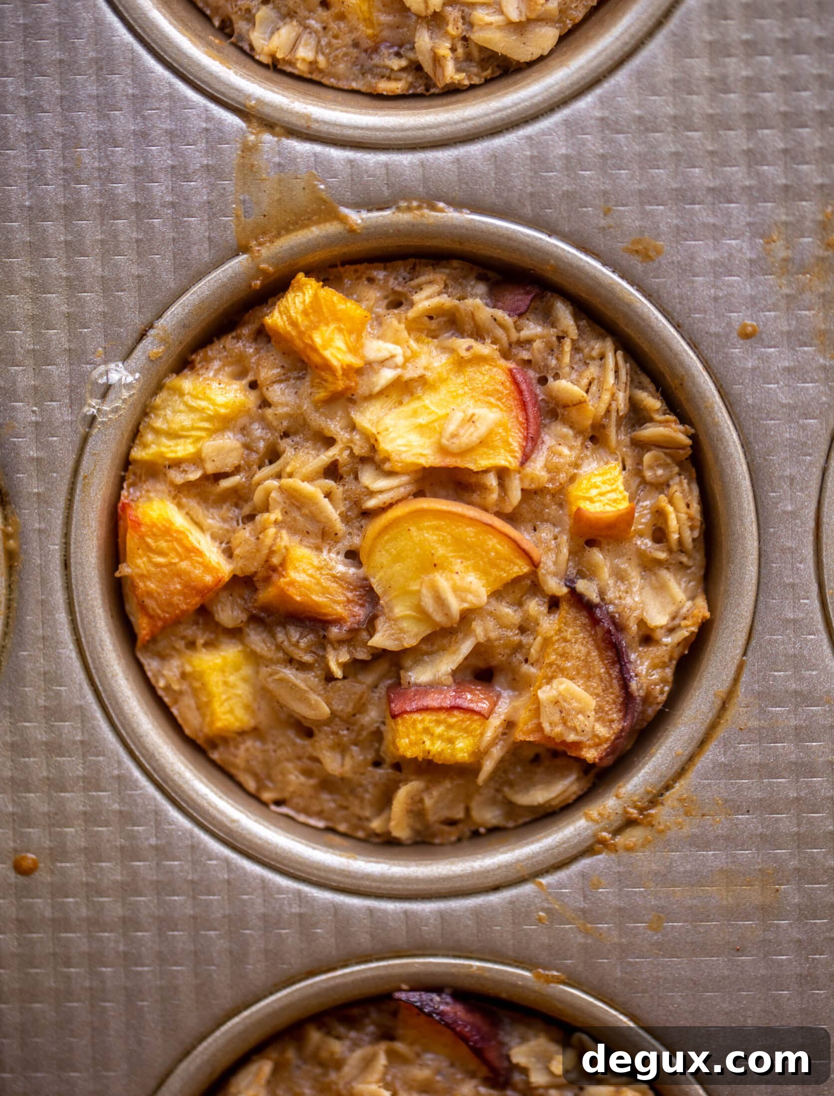 peaches and cream baked oatmeal cups