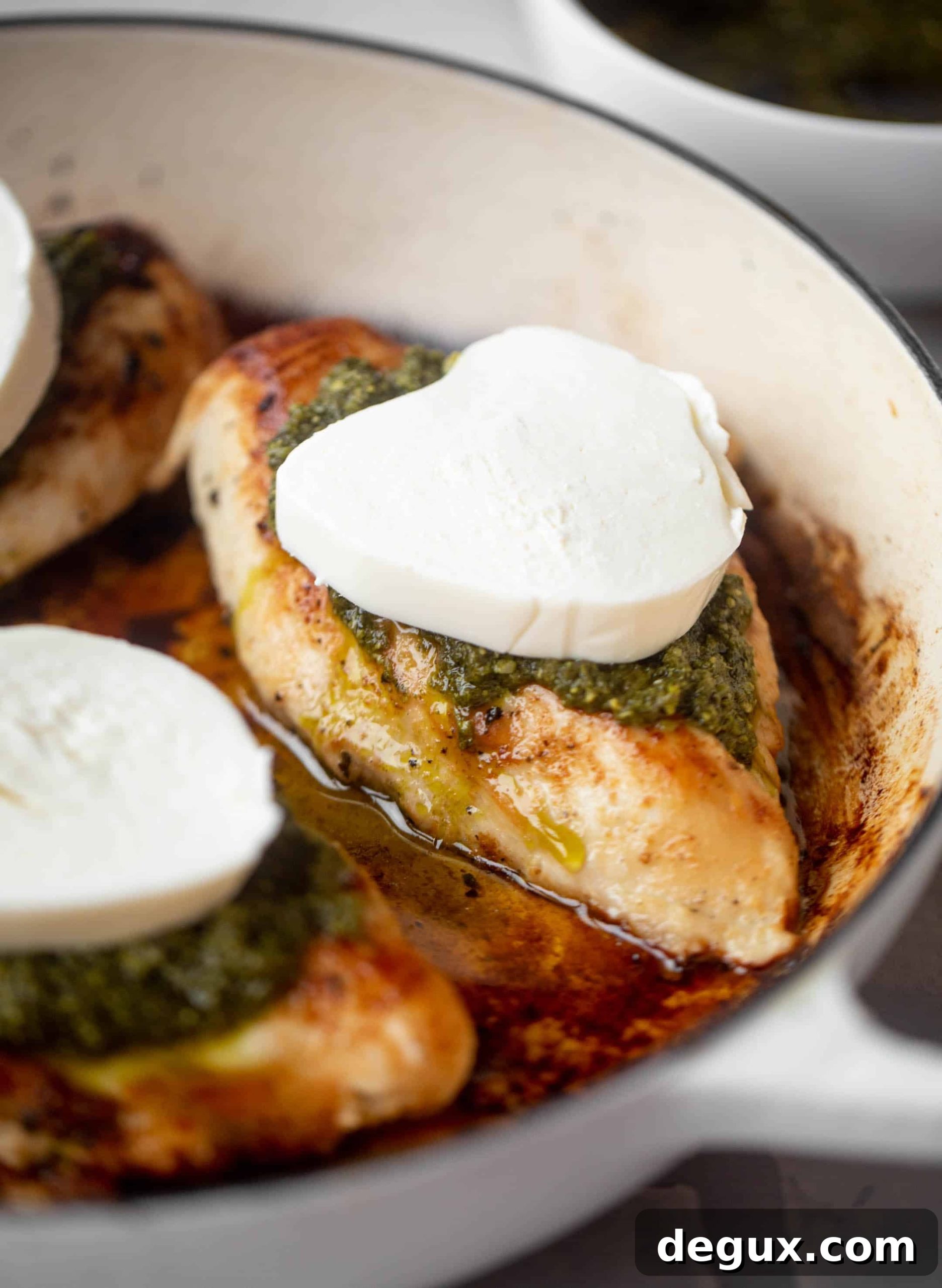 Pesto Melt Chicken Recipe: Savory Baked Chicken with Cheese 6 pesto melt chicken