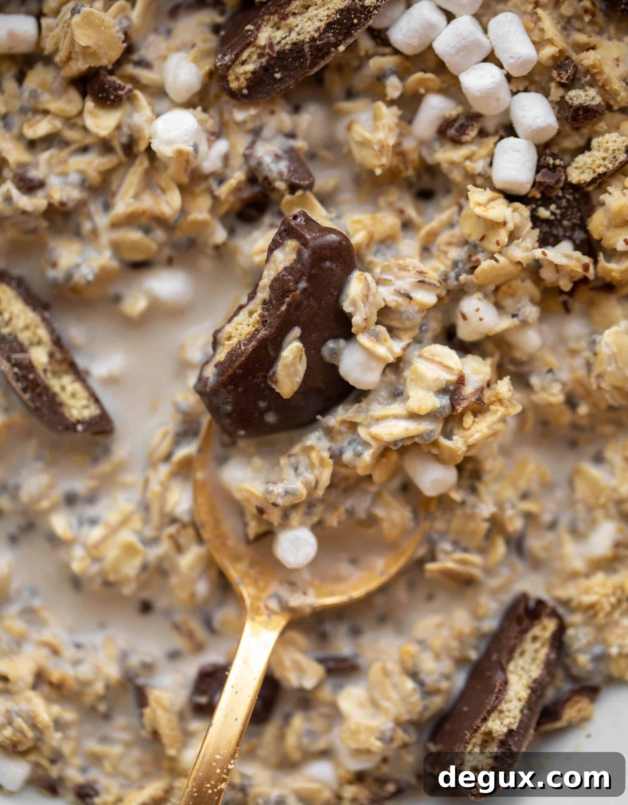 S'mores Overnight Oats Recipe: Creamy Chocolate & Graham Cluster 11 s'mores overnight oats