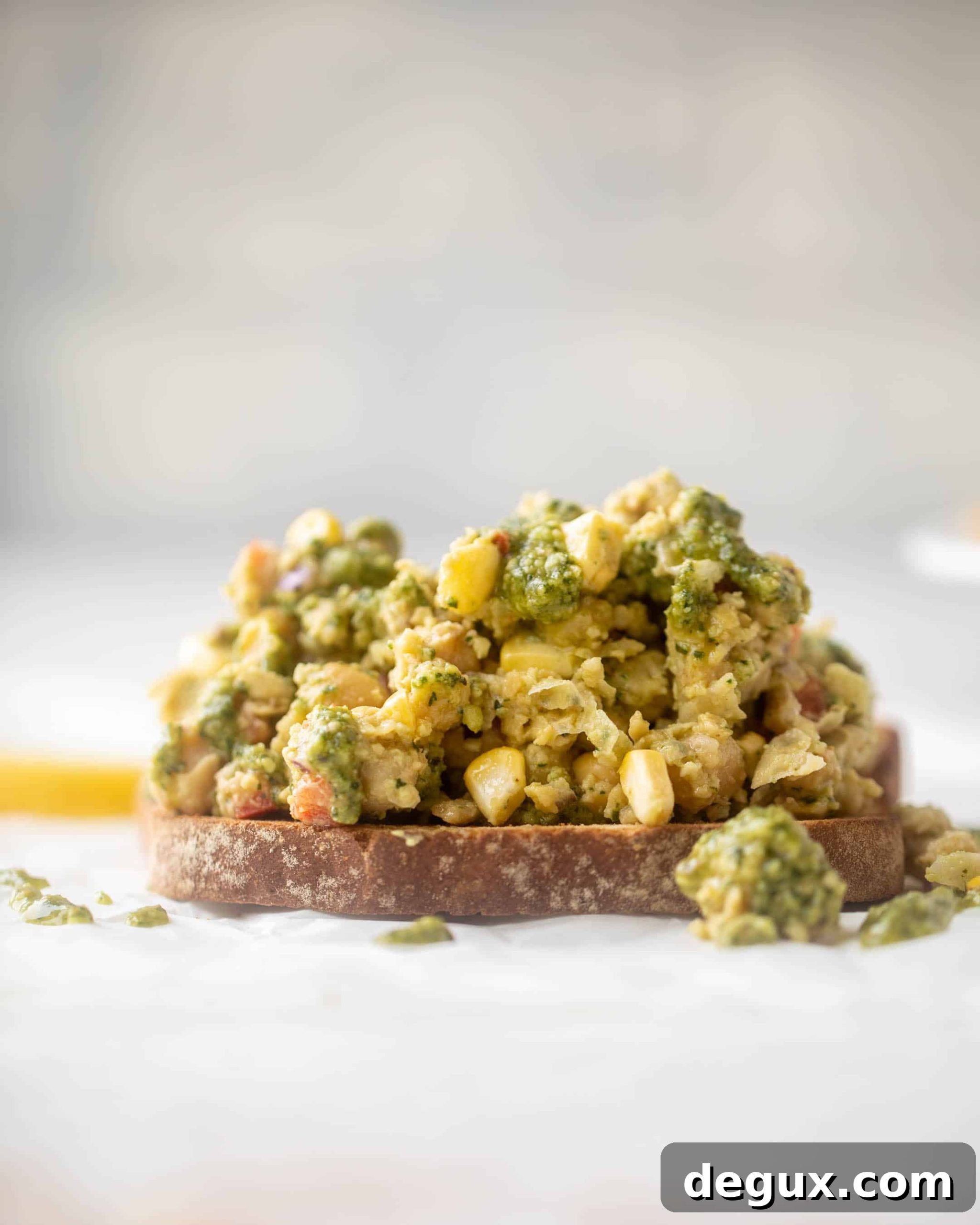 pesto smashed chickpea salad