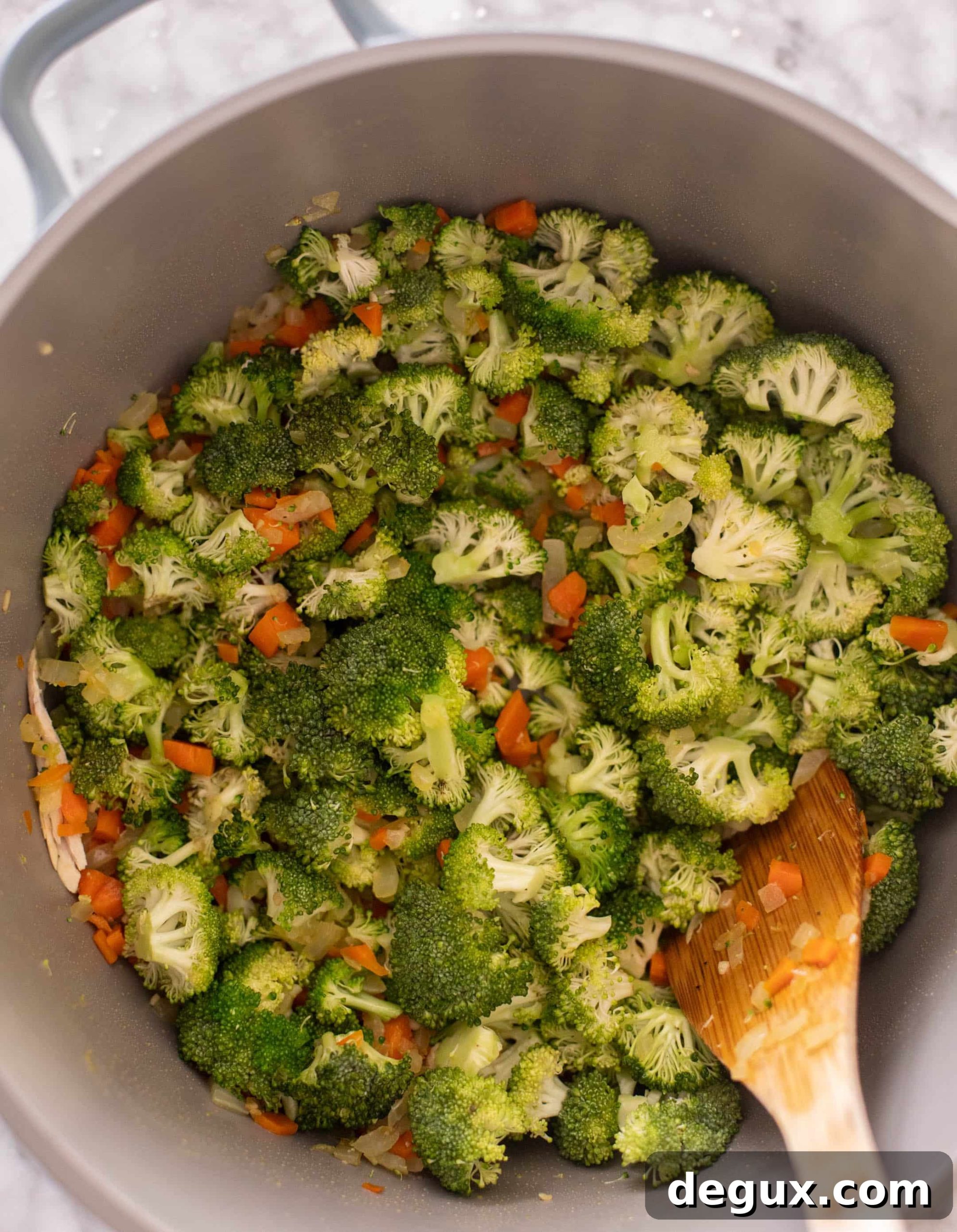 Creamy Chicken and Broccoli Soup Recipe for Comforting Weeknights 3 creamy chicken and broccoli soup