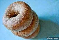 Crispy Homemade Bagel Chips Recipe for Snacking and Dips