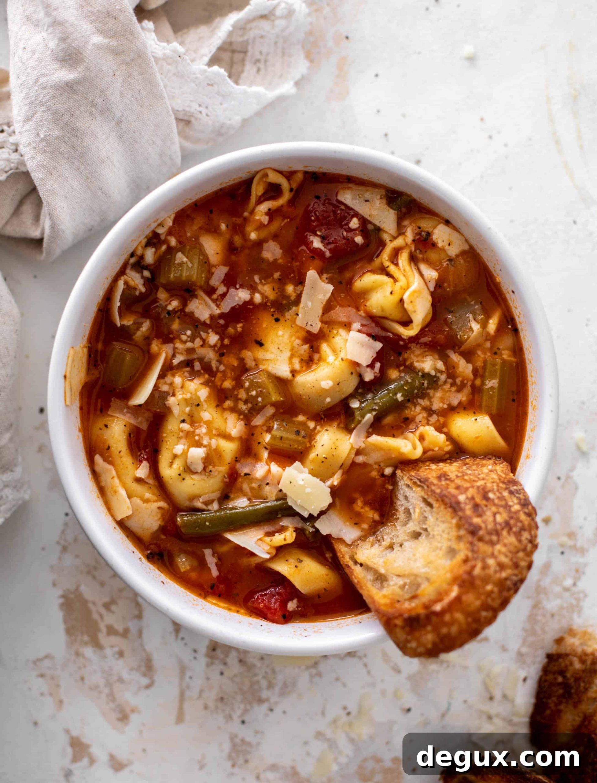 Cheese Tortellini Minestrone: Hearty Italian Soup Recipe 9 cheese tortellini minestrone