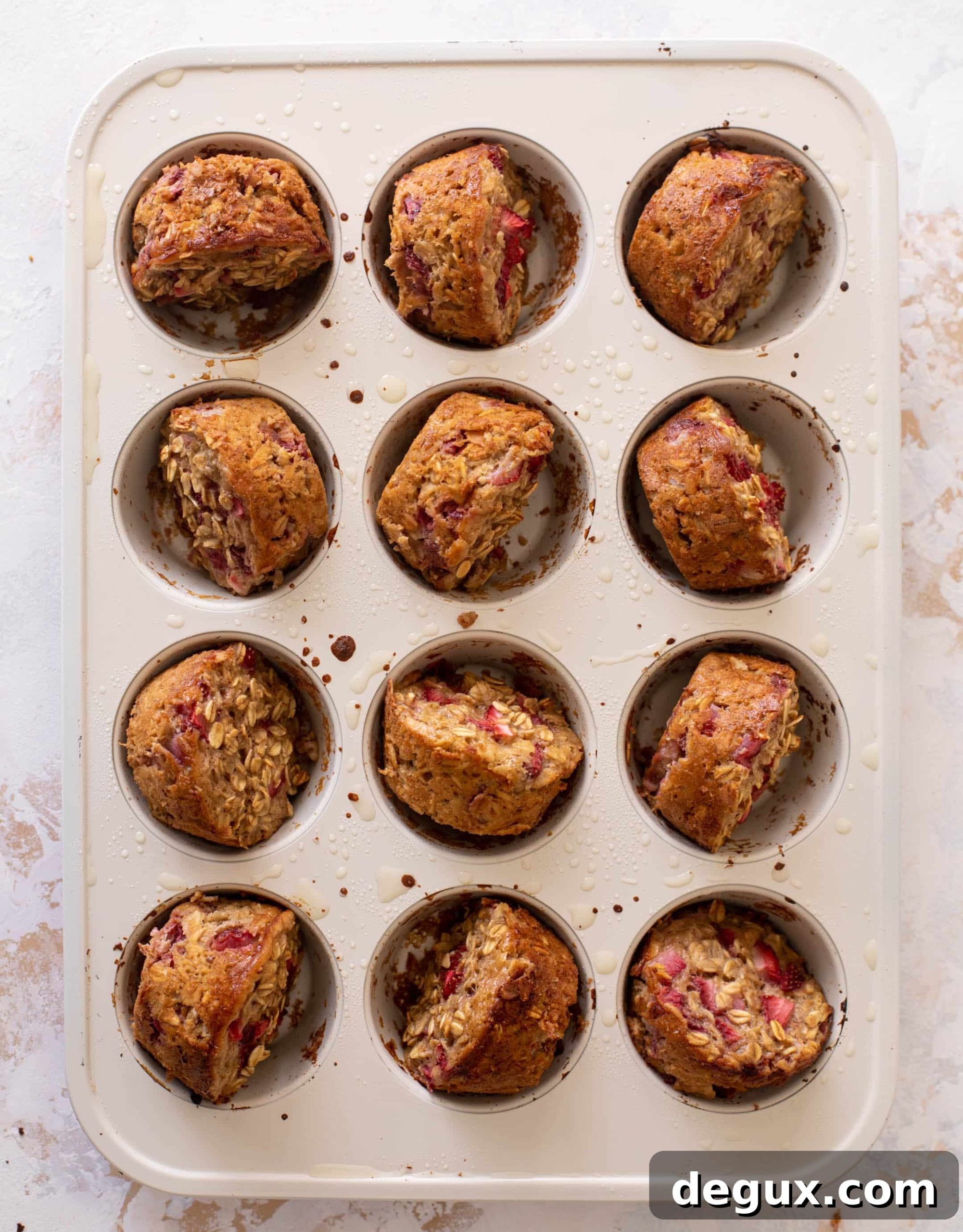 strawberries and cream oatmeal cups