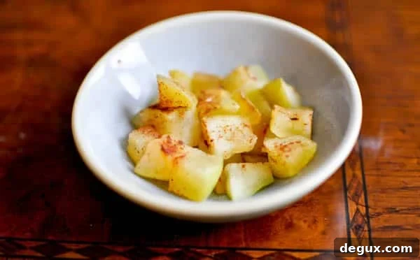 ApplePie-1 Microwaved spiced apple