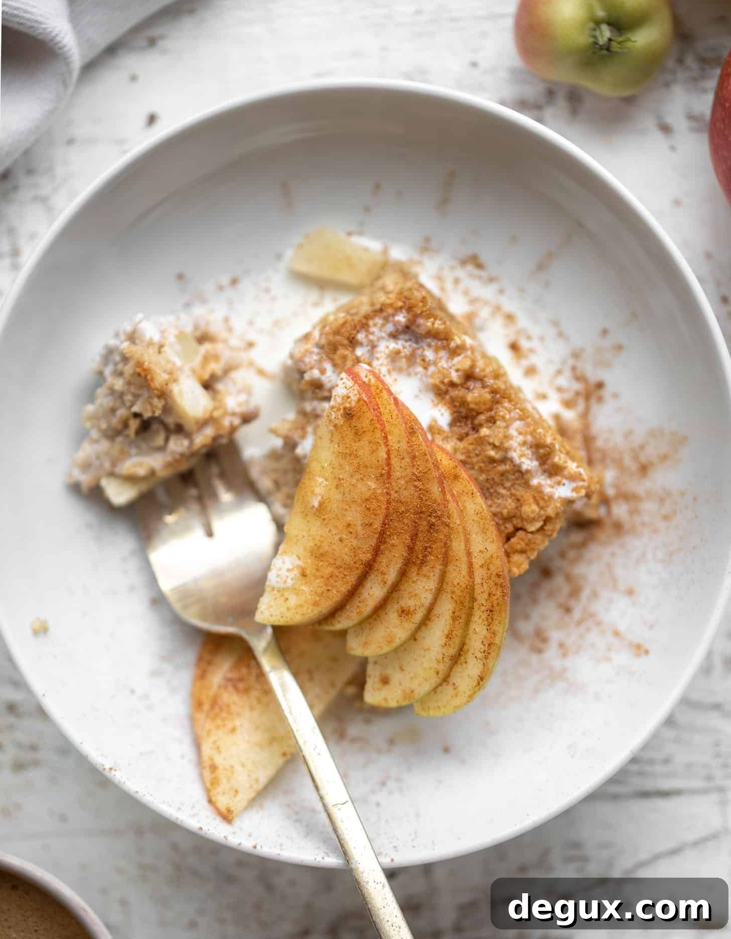 Apple cinnamon baked oatmeal