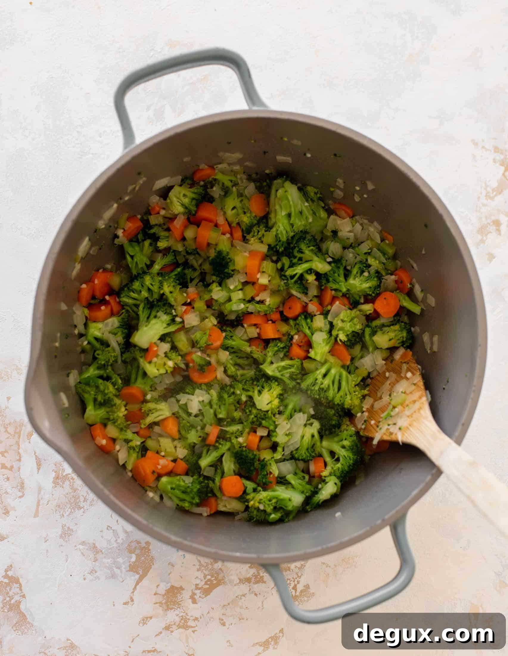 Broccoli Cheddar Chicken Pot Pie Recipe — Creamy Comfort Dish 3 broccoli cheddar chicken pot pie